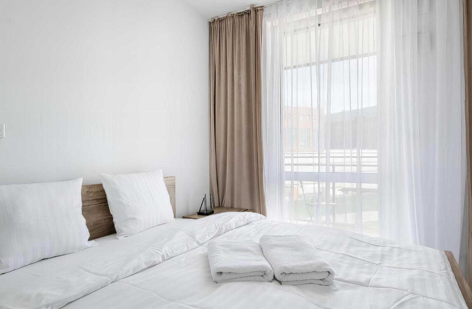 Mlambert - Aparthotel Варшава Екстер'єр фото